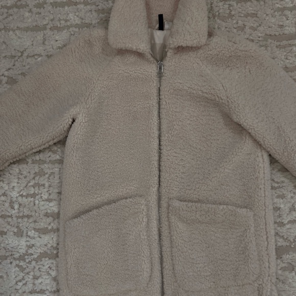 fuzzy jacket - Picture 4 of 4